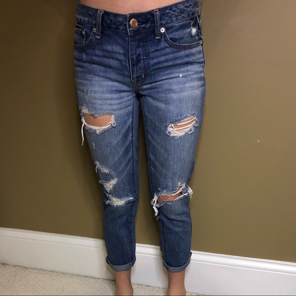 low waisted mom jeans